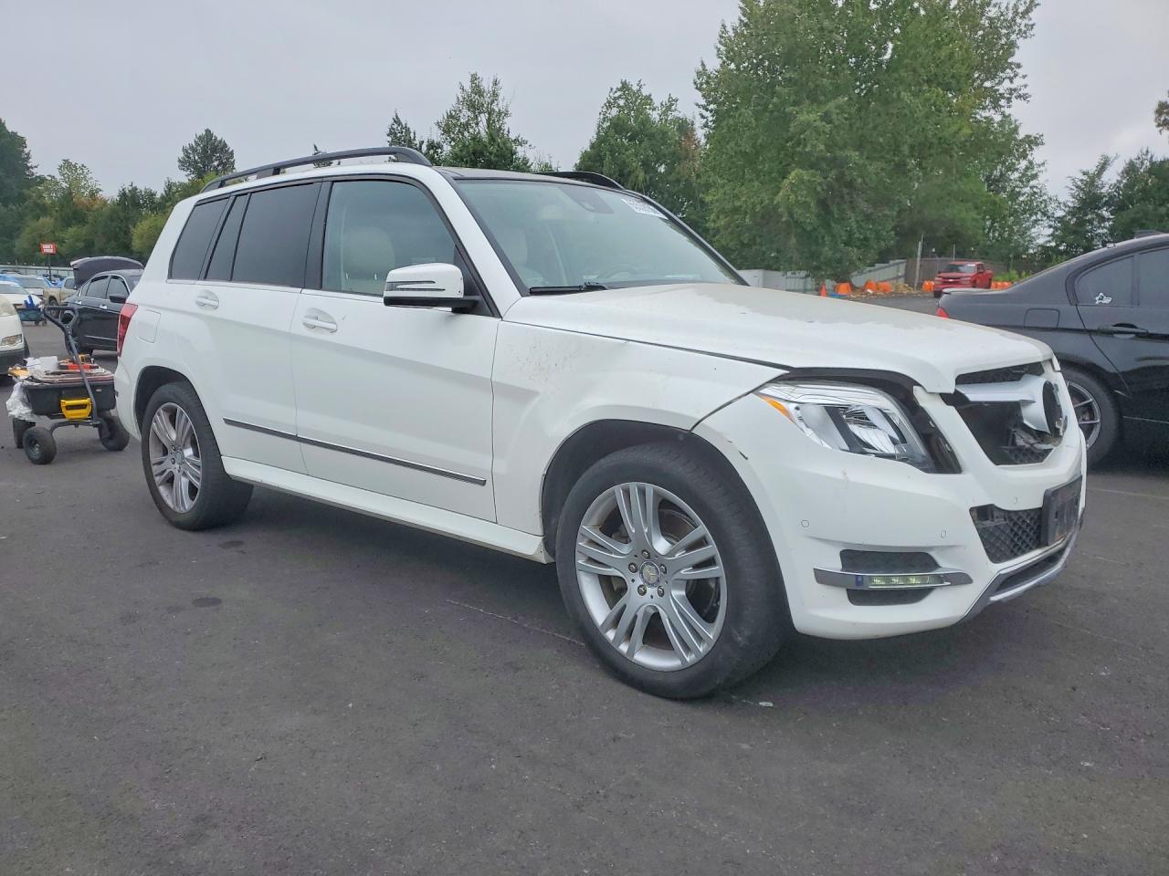 WDCGG8JB1FG409210 · 2015 MERCEDES-BENZ GLK · 4/12