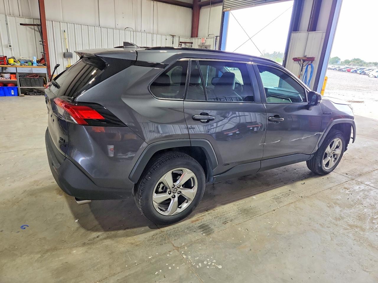 4T3B6RFV1MU033346 · 2021 TOYOTA RAV4 HYBRID · 3/13