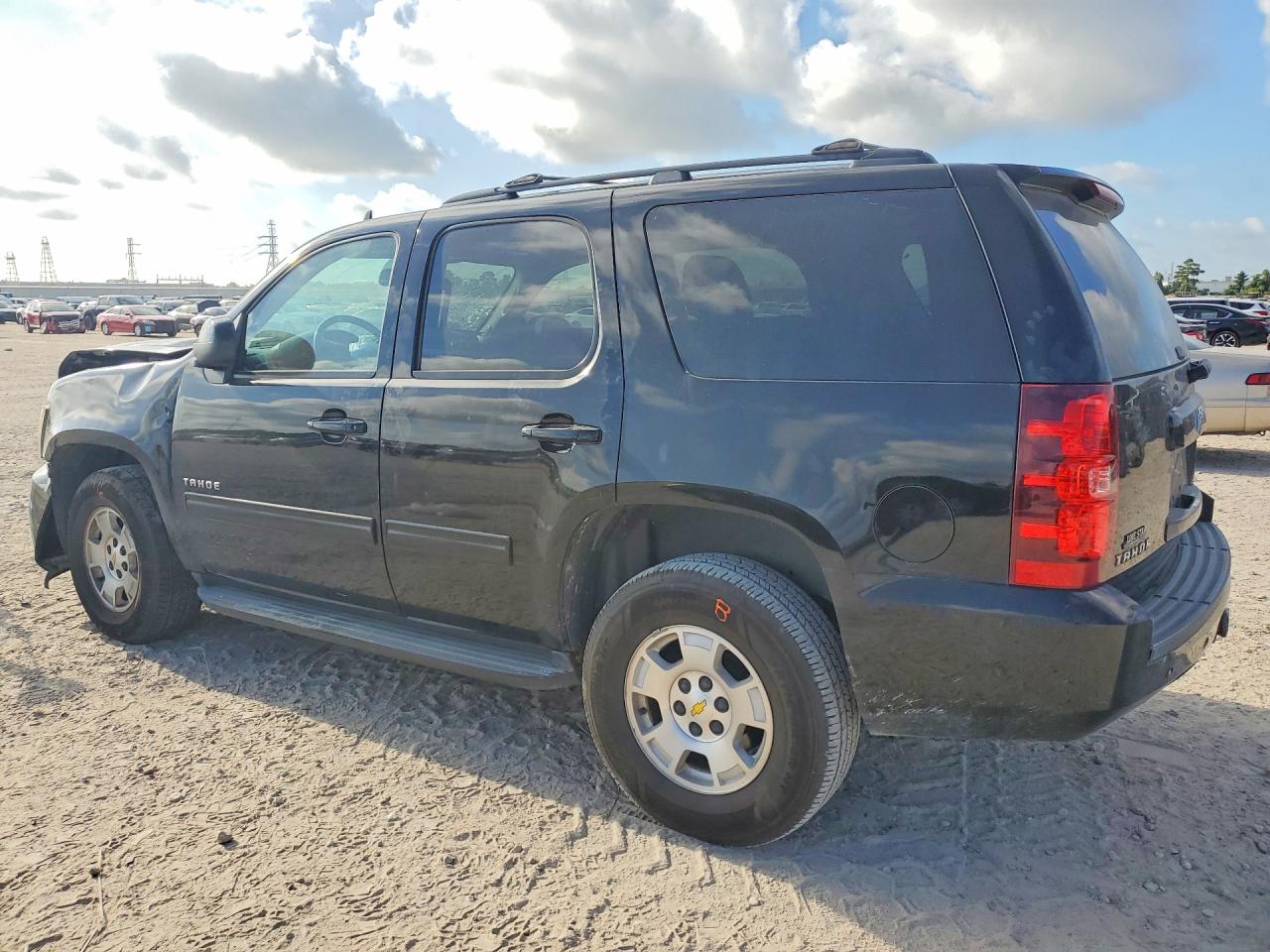 1GNSCAE02BR140281 · 2011 CHEVROLET TAHOE · 2/13