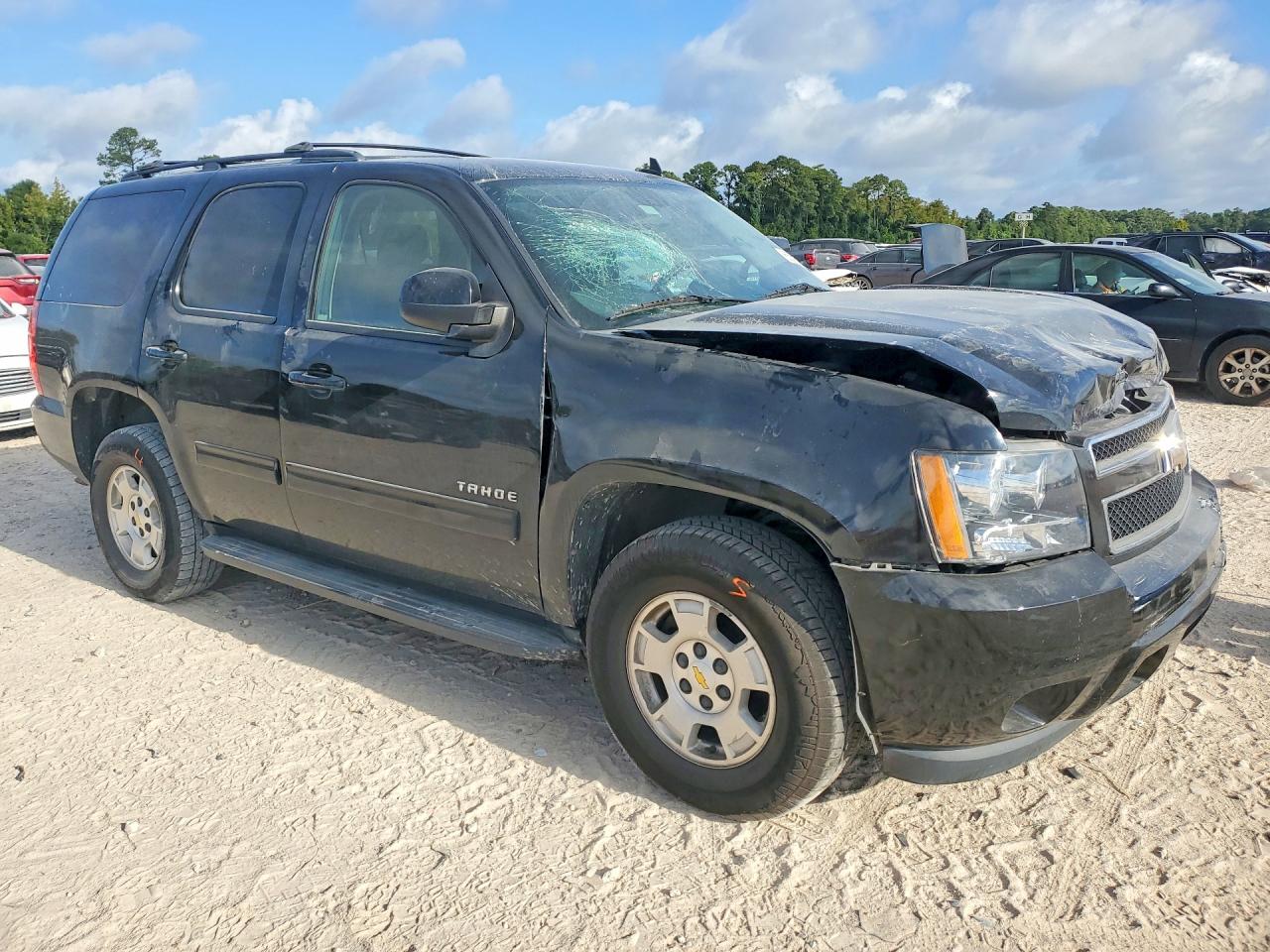 1GNSCAE02BR140281 · 2011 CHEVROLET TAHOE · 4/13