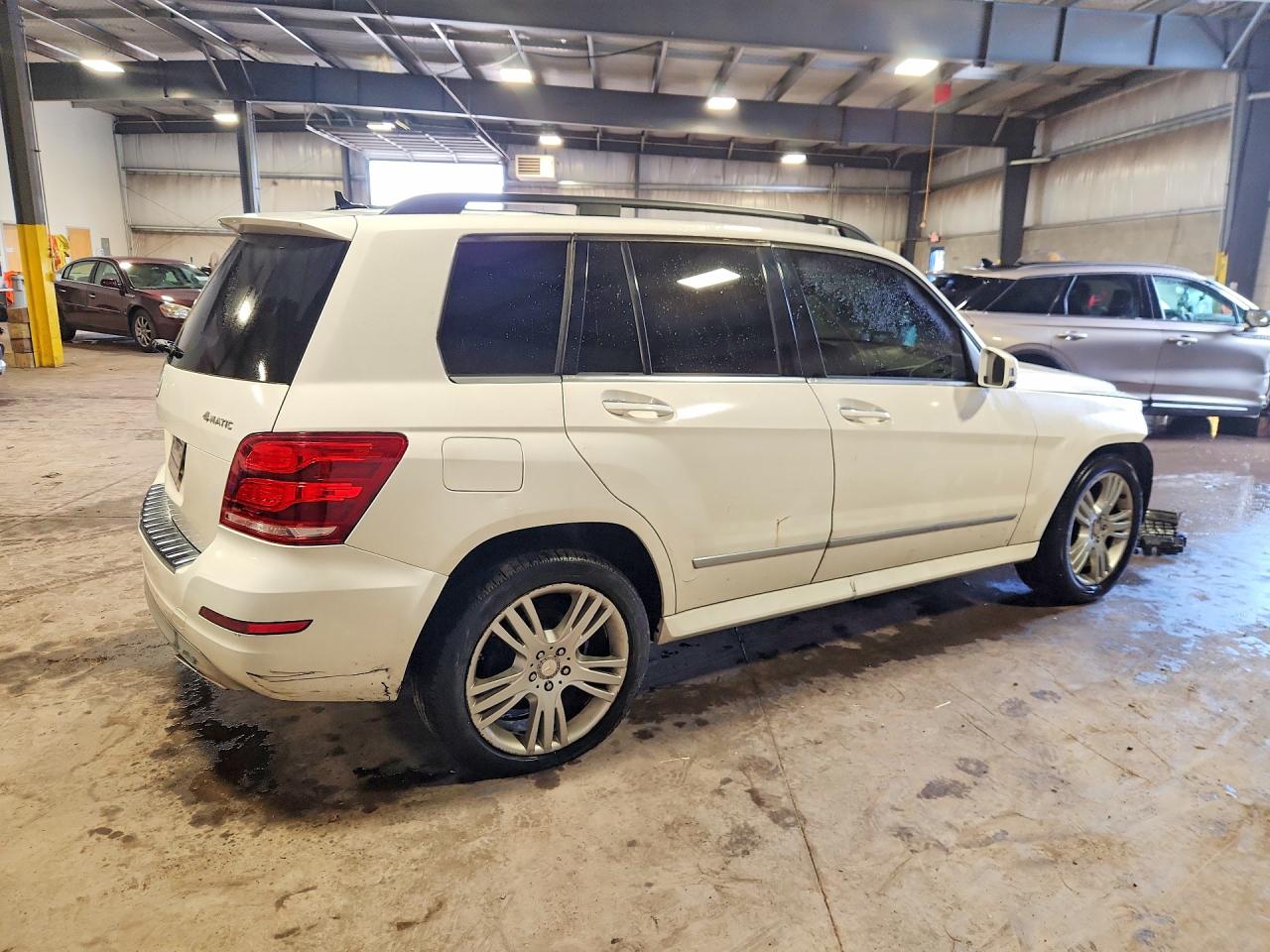 WDCGG8JB2EG196329 · 2014 MERCEDES-BENZ GLK · 3/13