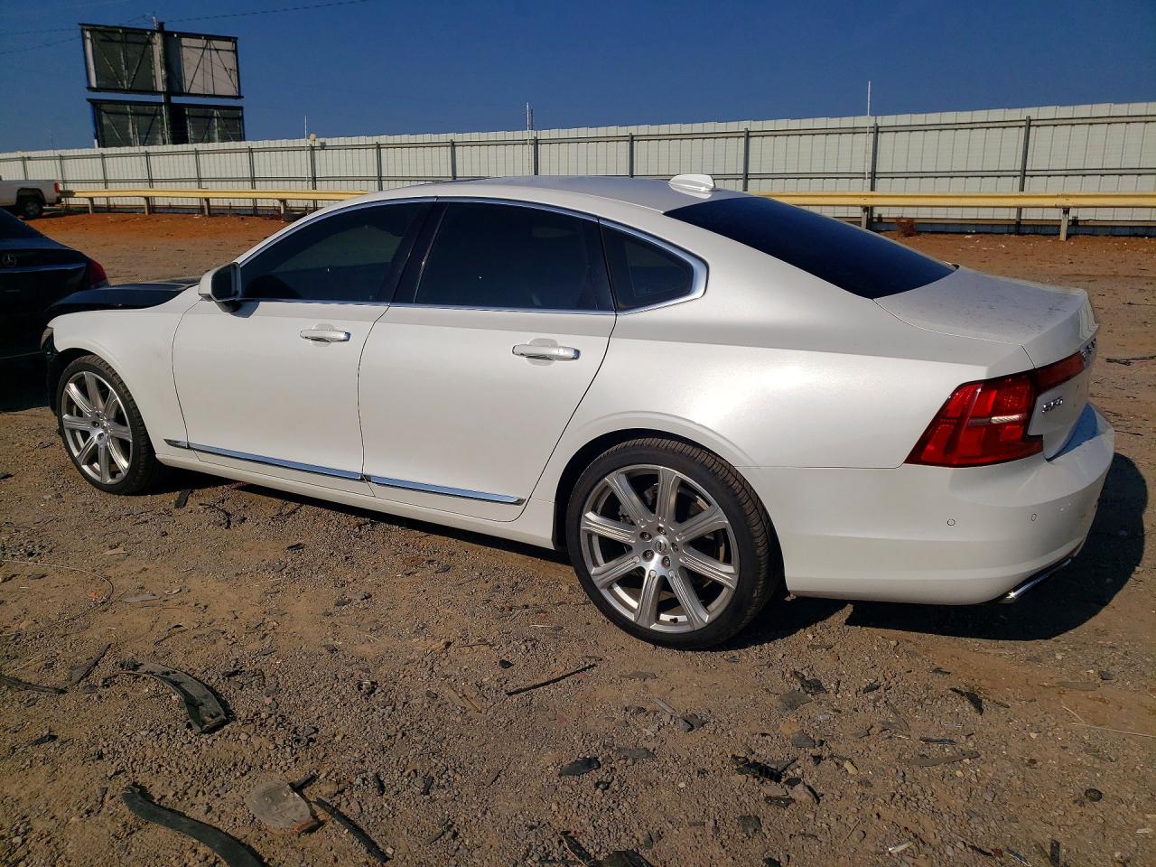 YV1A22ML9H1001730 · 2017 VOLVO S90 · 2/13