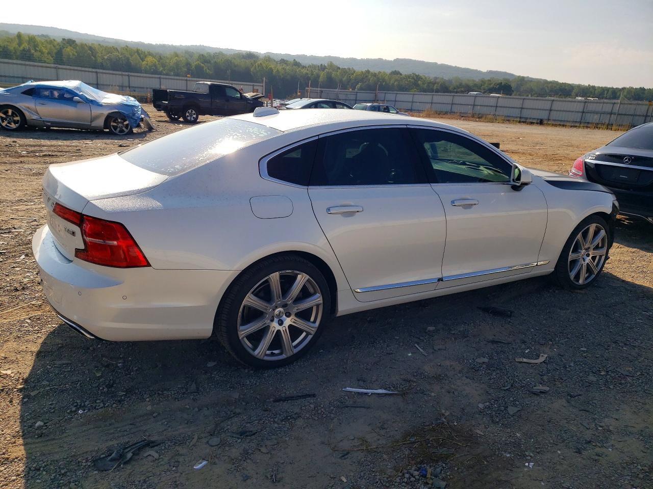 YV1A22ML9H1001730 · 2017 VOLVO S90 · 3/13