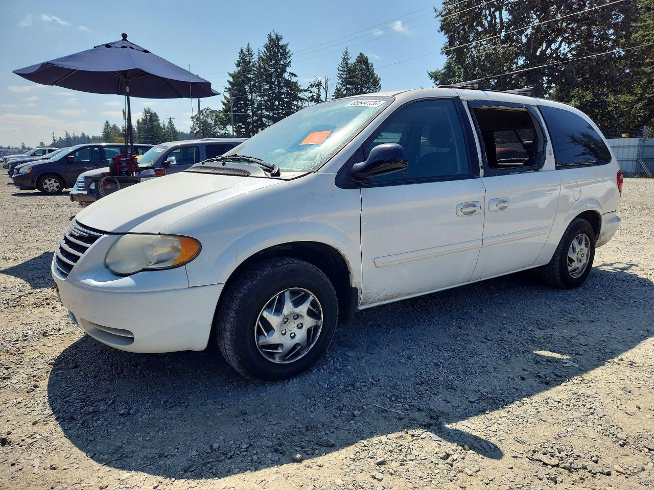 2C4GP44R45R439631 · 2005 CHRYSLER TOWN & COUNTRY