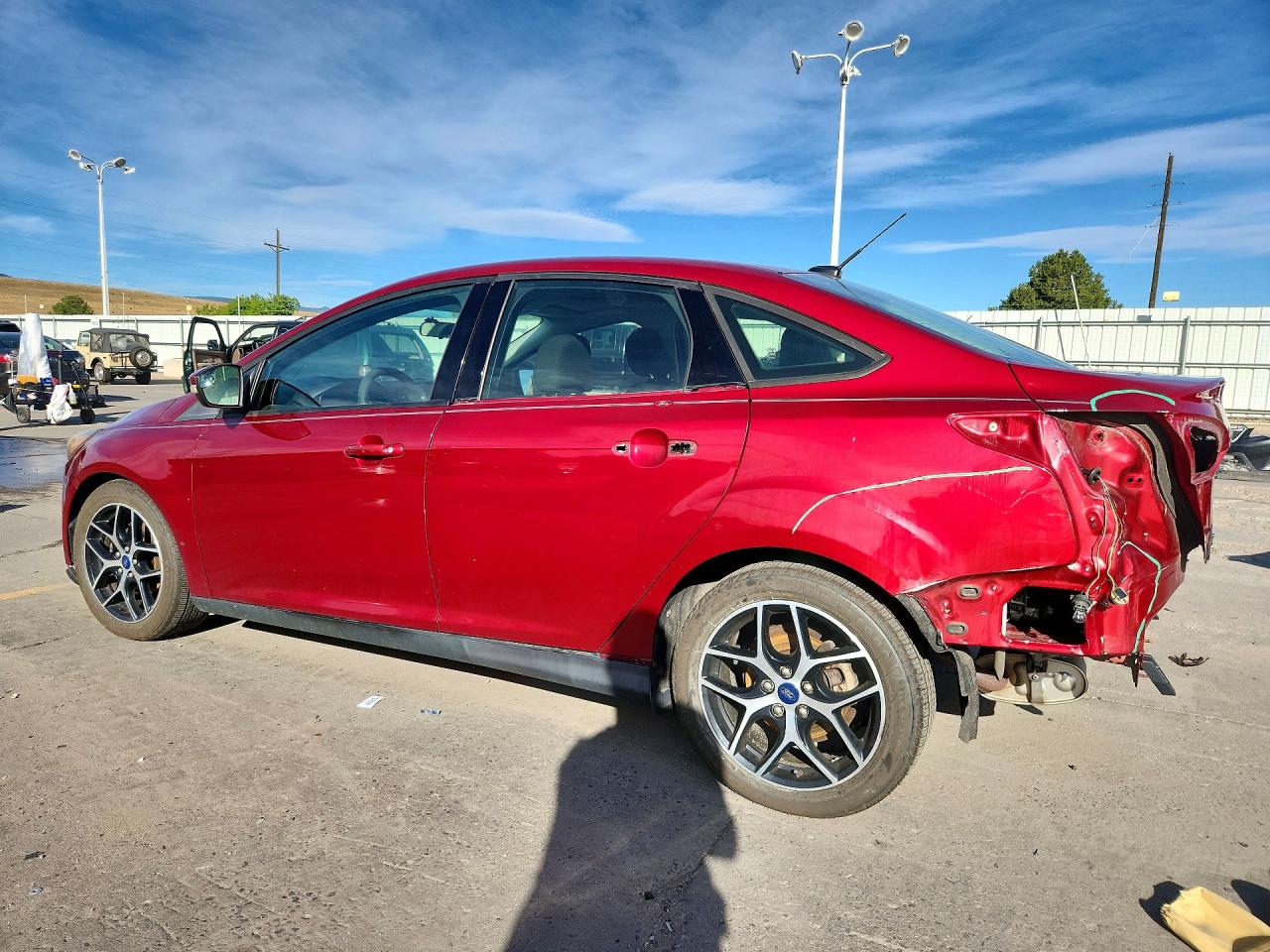 1FADP3H28HL346432 · 2017 FORD FOCUS · 2/13