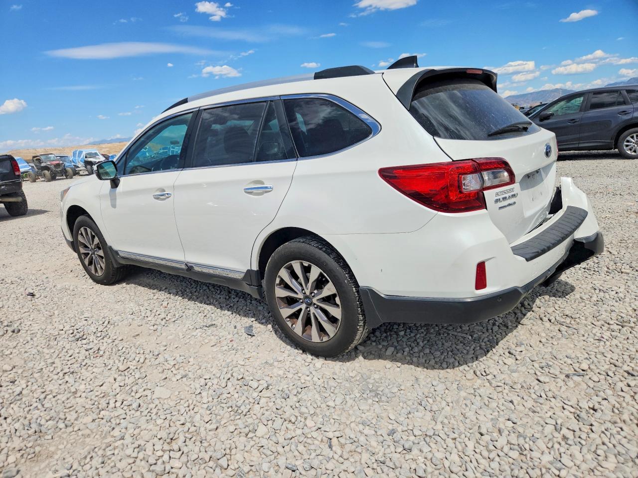 4S4BSATCXH3391436 · 2017 SUBARU OUTBACK · 2/12