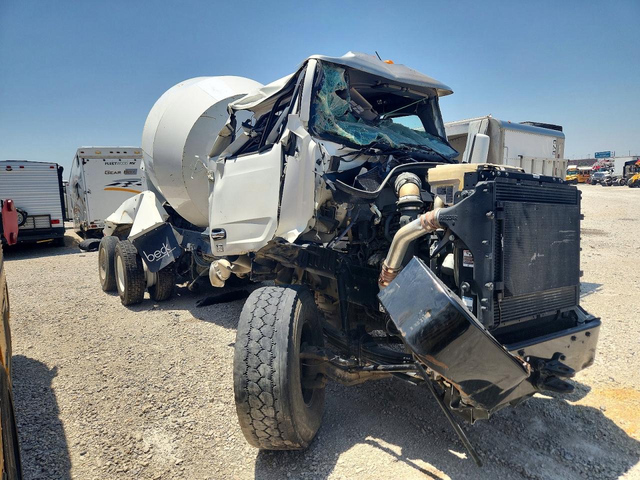2025 PETERBILT 567