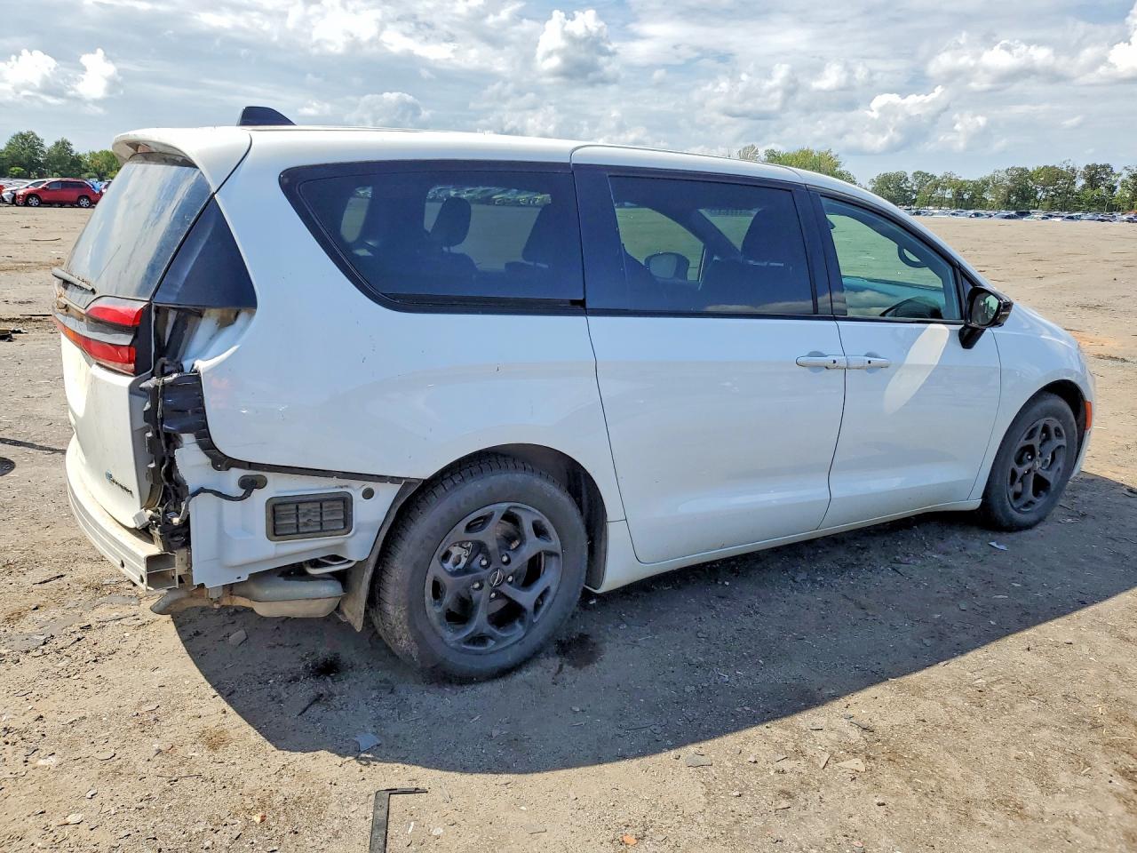 2C4RC1S79RR166583 · 2024 CHRYSLER PACIFICA · 3/13