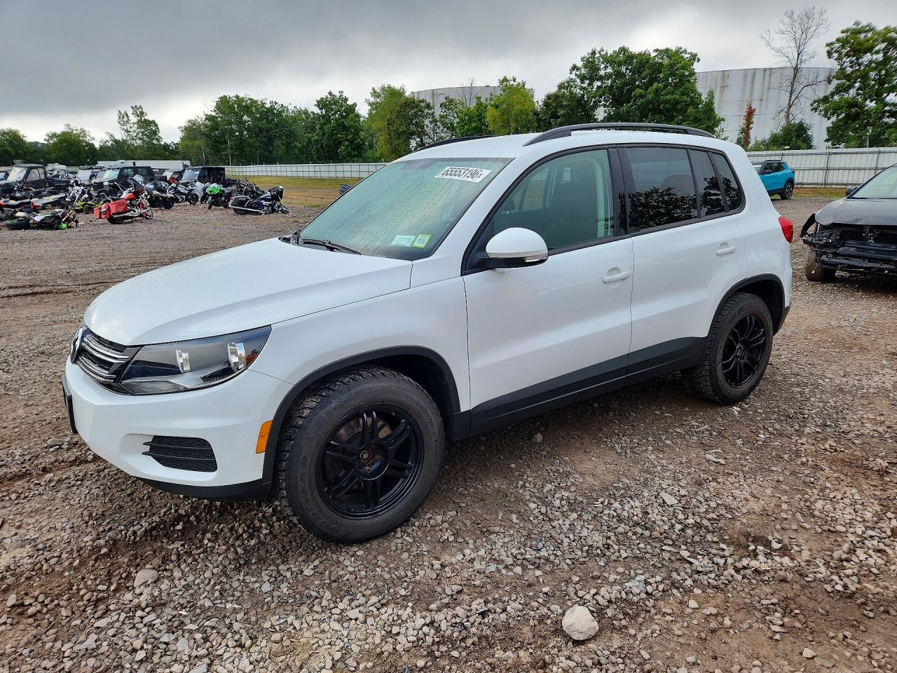 WVGBV7AX7HK047892 · 2017 VOLKSWAGEN TIGUAN