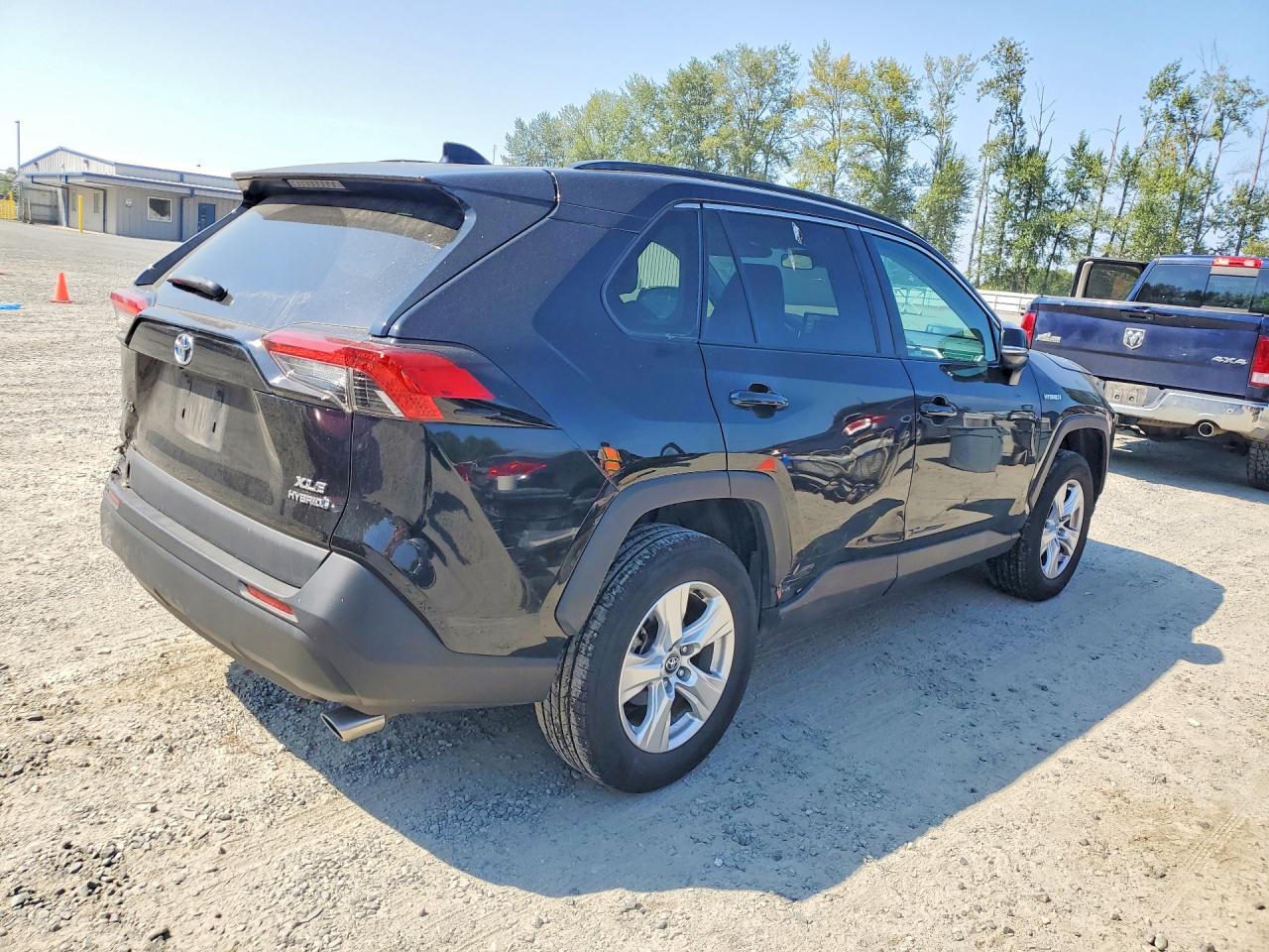 4T3R6RFV2MU027523 · 2021 TOYOTA RAV4 HYBRID · 3/13