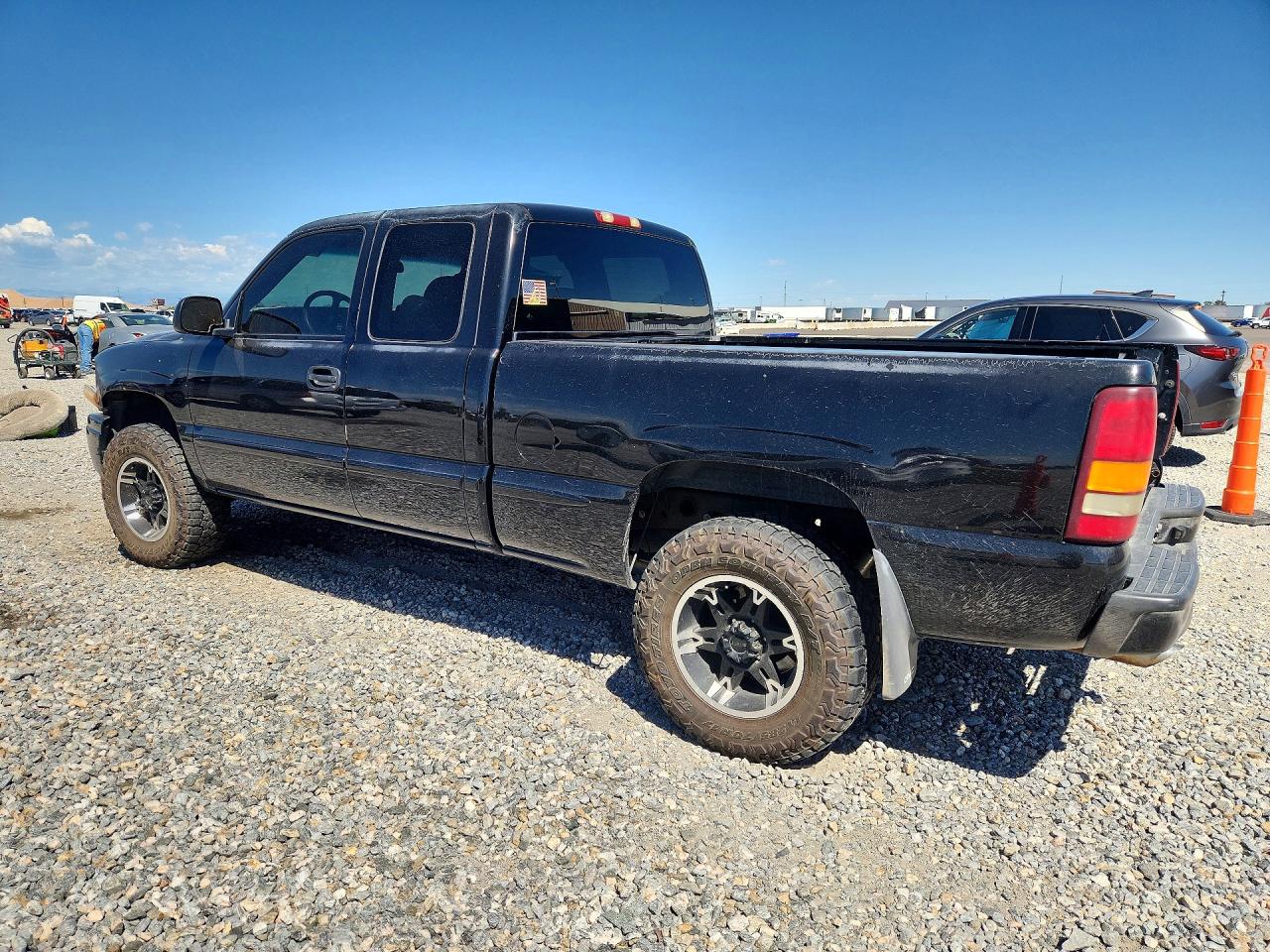 2GTEK69U011303827 · 2001 GMC SIERRA · 2/12
