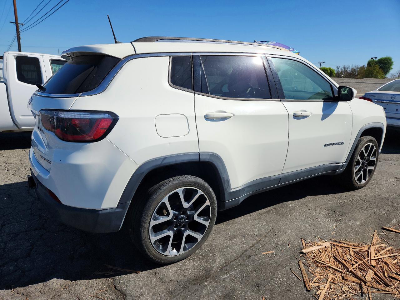3C4NJDCB9HT631836 · 2017 JEEP COMPASS · 3/13