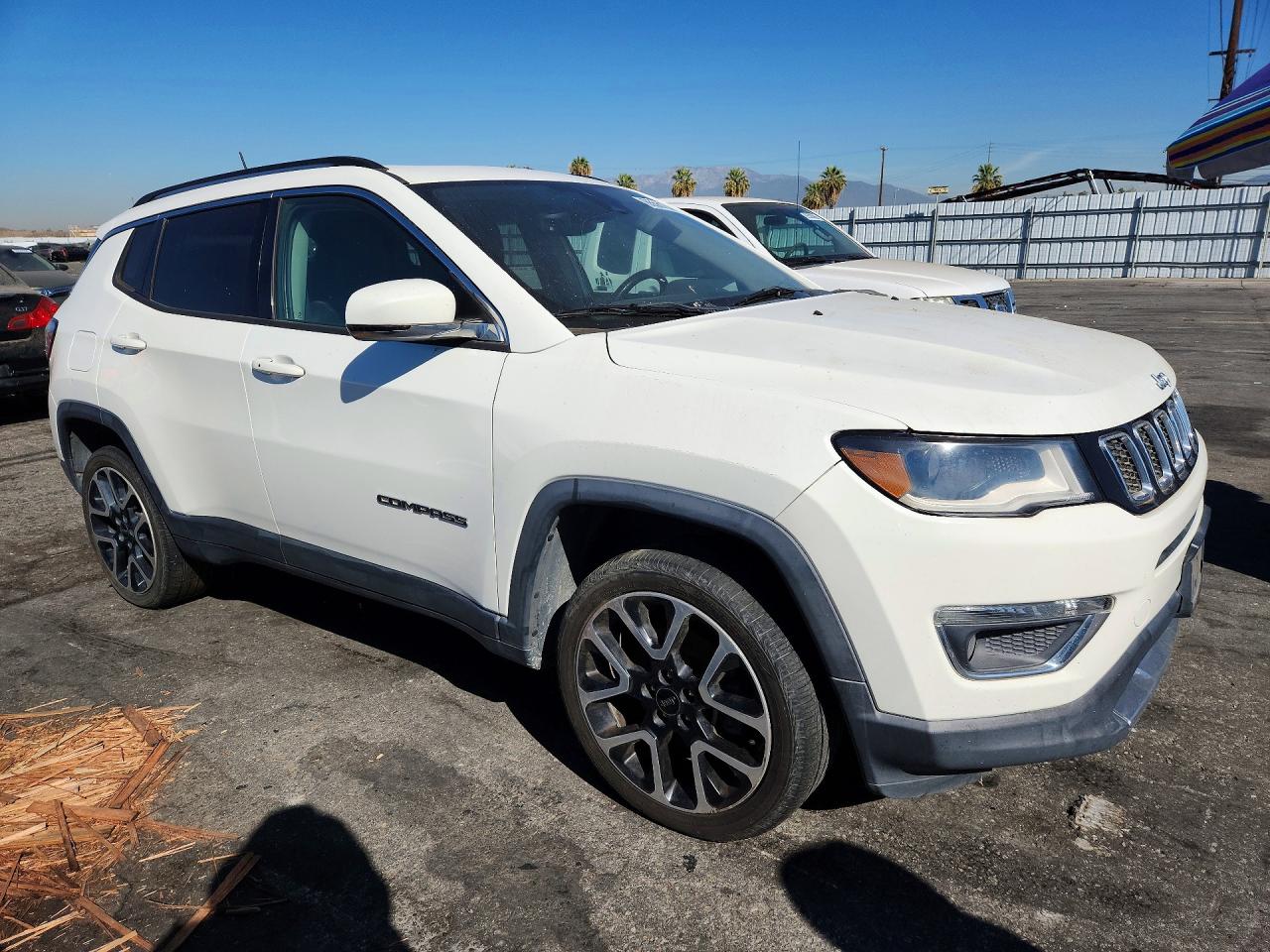3C4NJDCB9HT631836 · 2017 JEEP COMPASS · 4/13