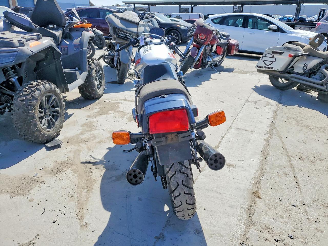 JS1GT72A0C2100929 · 1982 SUZUKI GS1000 · 4/9