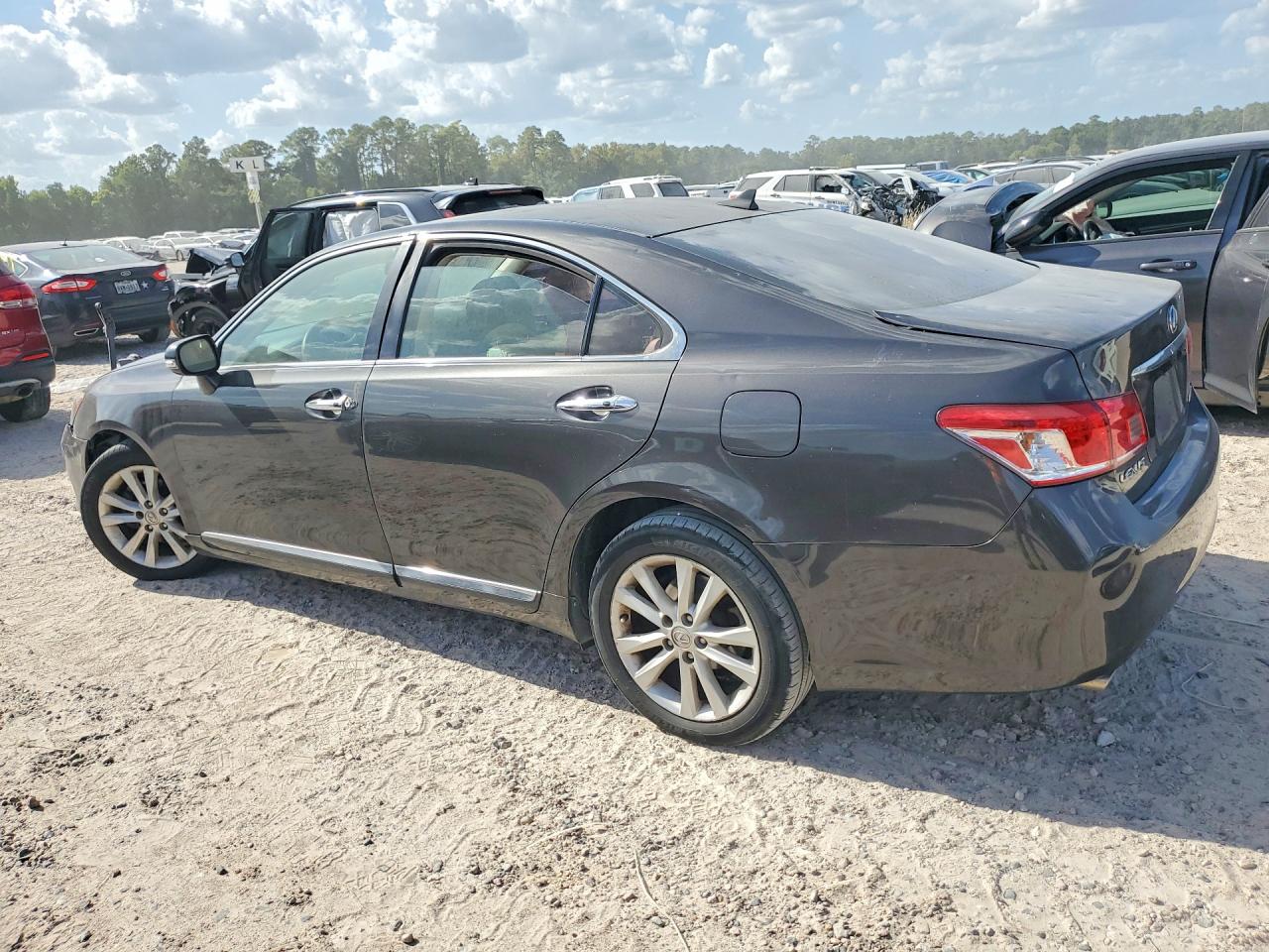 JTHBK1EG7A2367660 · 2010 LEXUS ES · 2/12
