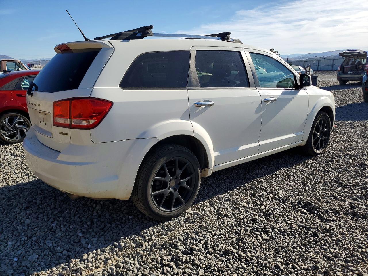 3D4PH3FG2BT506113 · 2011 DODGE JOURNEY · 3/13