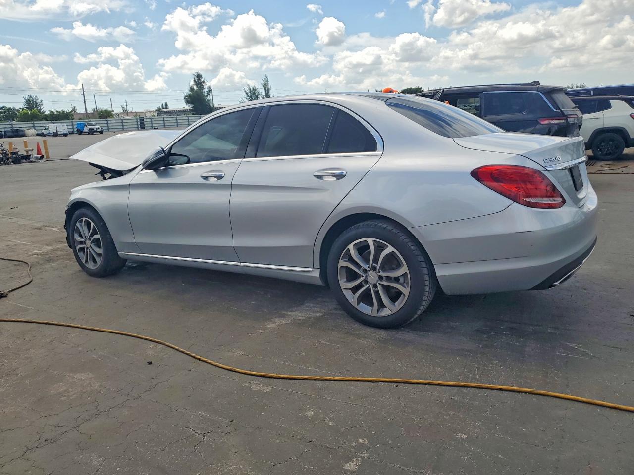 WDDWF4KB5HR225543 · 2017 MERCEDES-BENZ C · 2/12