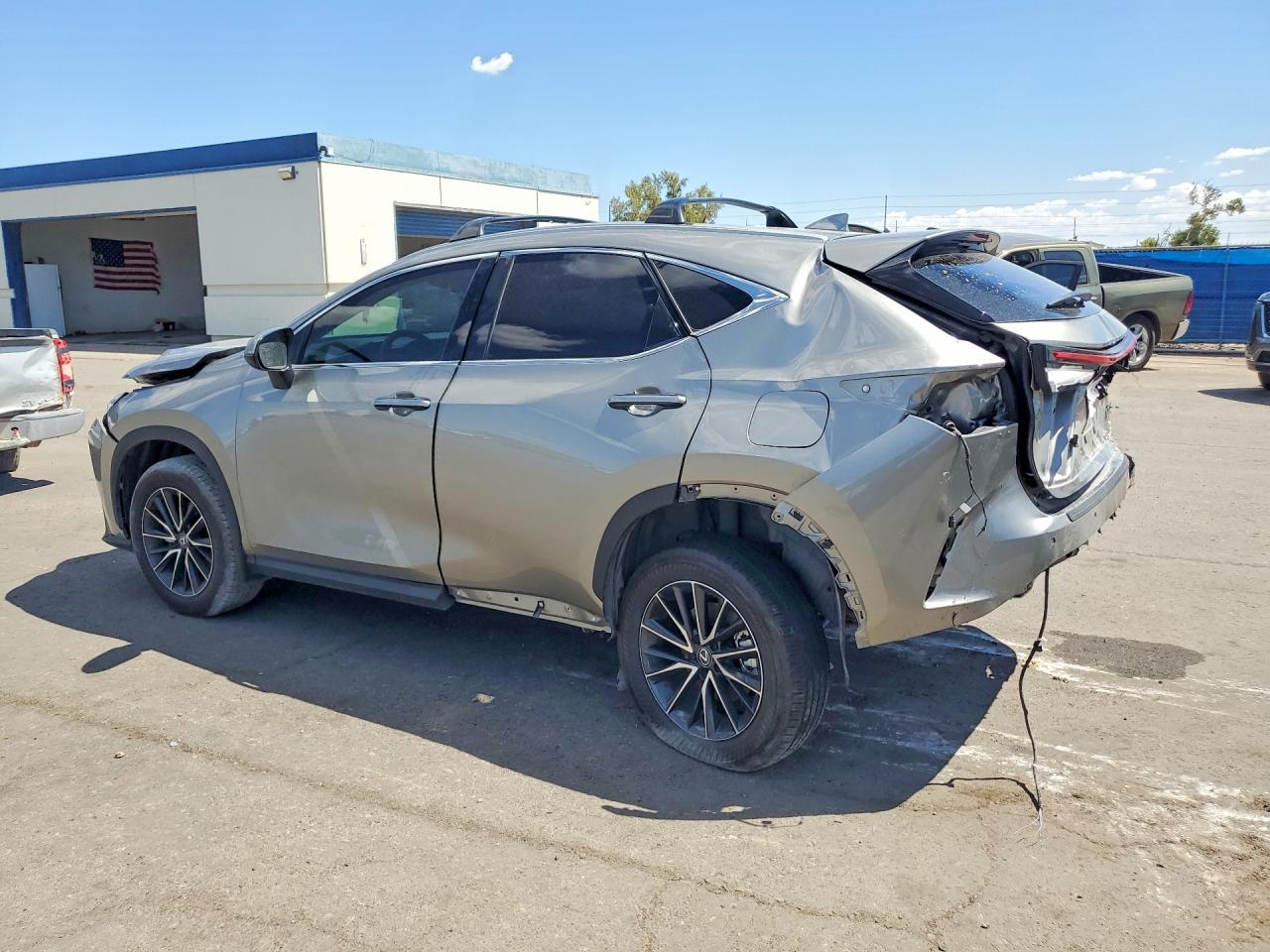 2T2GKCEZ8RC031559 · 2024 LEXUS NX 350H · 2/13