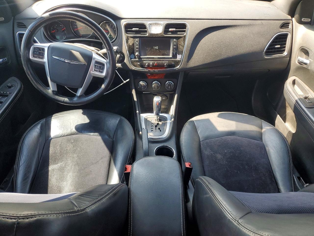 1C3BC8FG8BN596956 · 2011 CHRYSLER 200 · 8/12