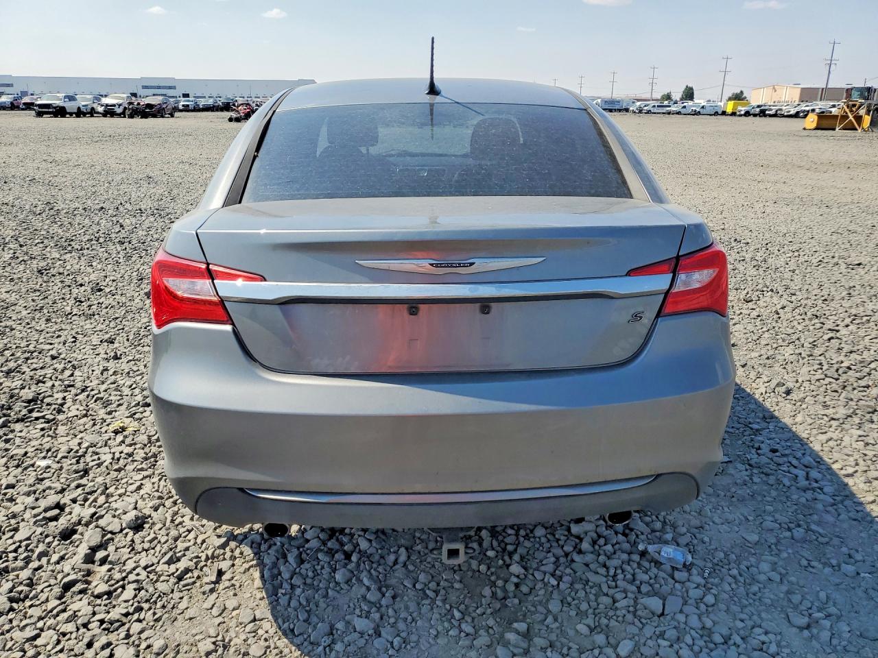 1C3BC8FG8BN596956 · 2011 CHRYSLER 200 · 6/12