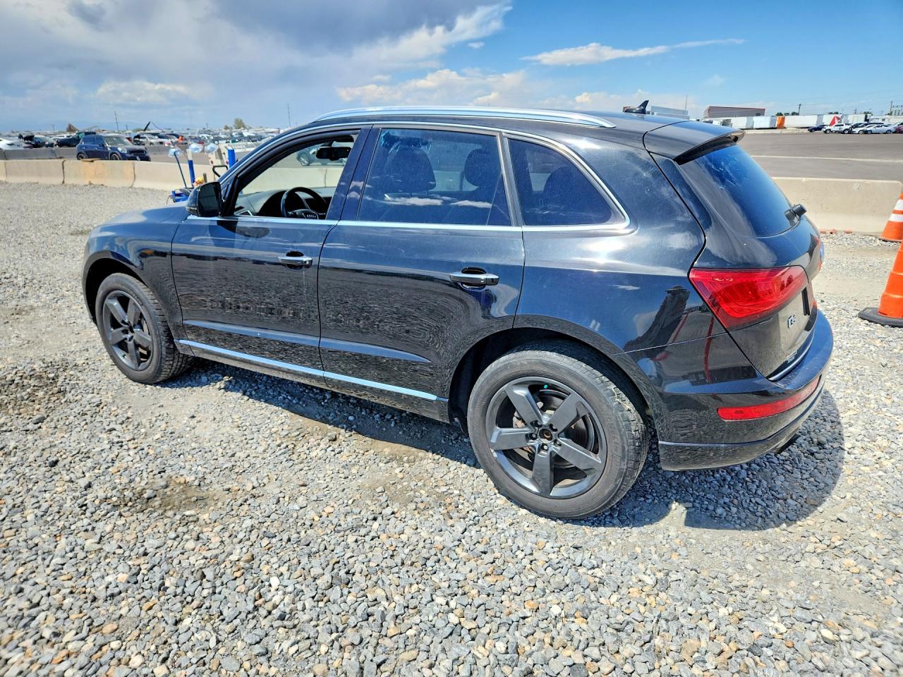 WA1LFAFP5FA077921 · 2015 AUDI Q5 · 2/13