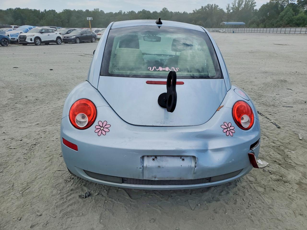 3VWRW3AG7AM028621 · 2010 VOLKSWAGEN NEW BEETLE · 6/12