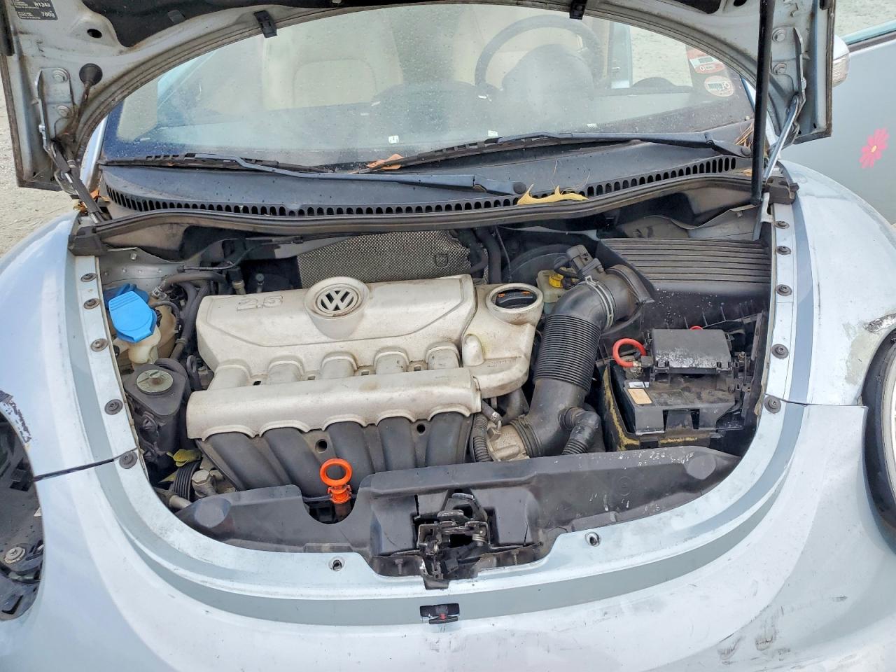 3VWRW3AG7AM028621 · 2010 VOLKSWAGEN NEW BEETLE · 11/12