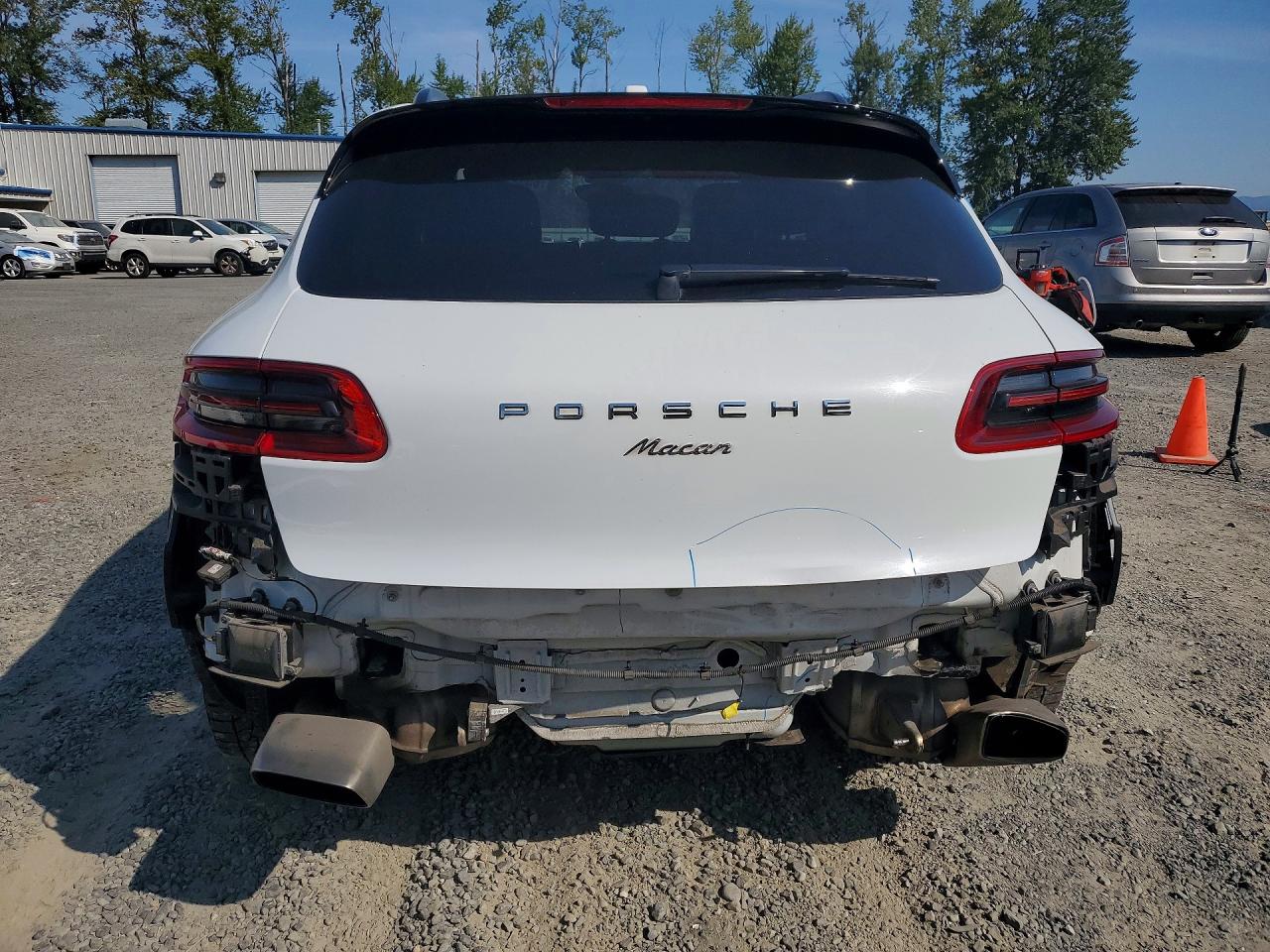 WP1AA2A54HLB83712 · 2017 PORSCHE MACAN · 6/14