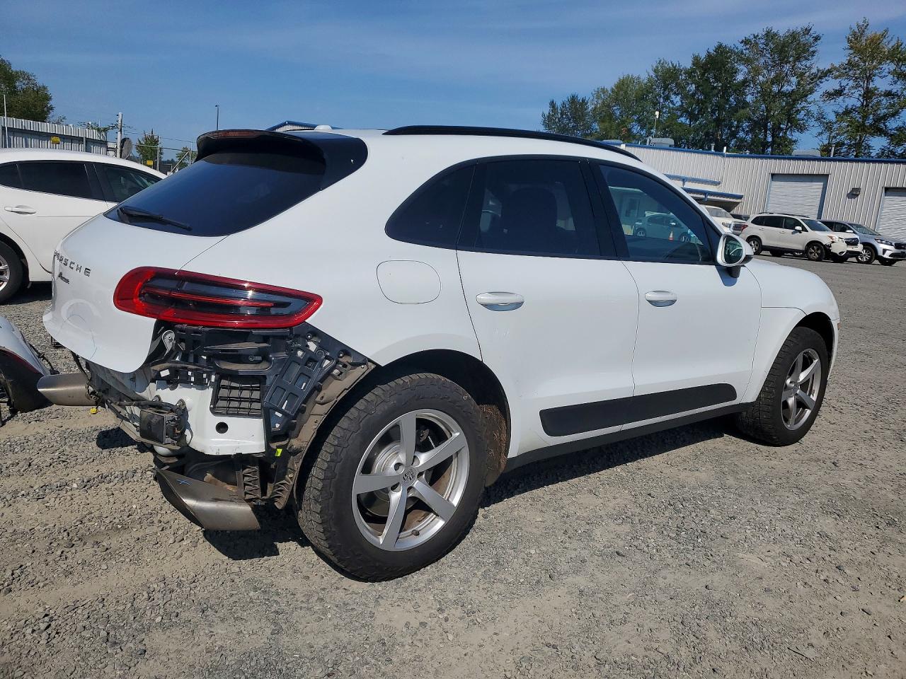 WP1AA2A54HLB83712 · 2017 PORSCHE MACAN · 3/14