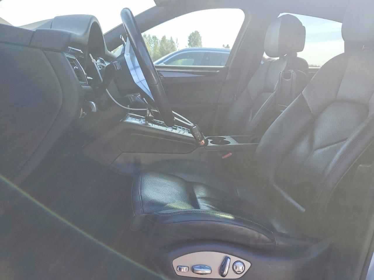 WP1AA2A54HLB83712 · 2017 PORSCHE MACAN · 7/14