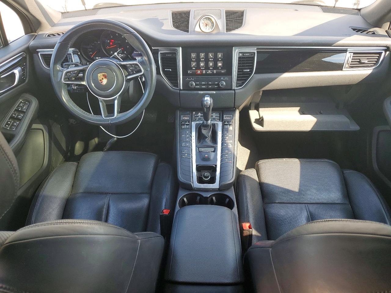 WP1AA2A54HLB83712 · 2017 PORSCHE MACAN · 8/14