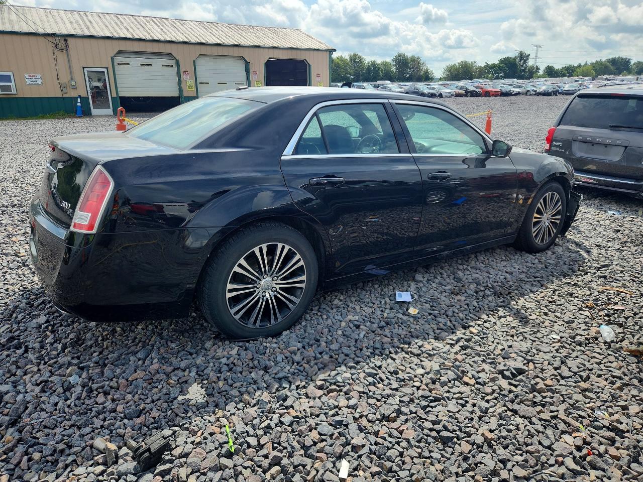 2C3CCAGT3DH744983 · 2013 CHRYSLER 300 · 3/12