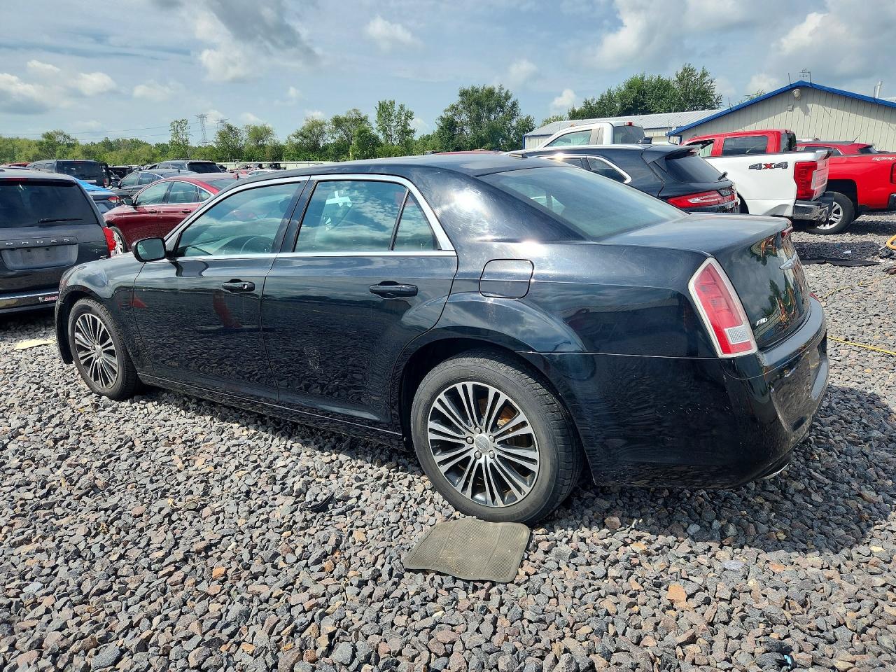 2C3CCAGT3DH744983 · 2013 CHRYSLER 300 · 2/12