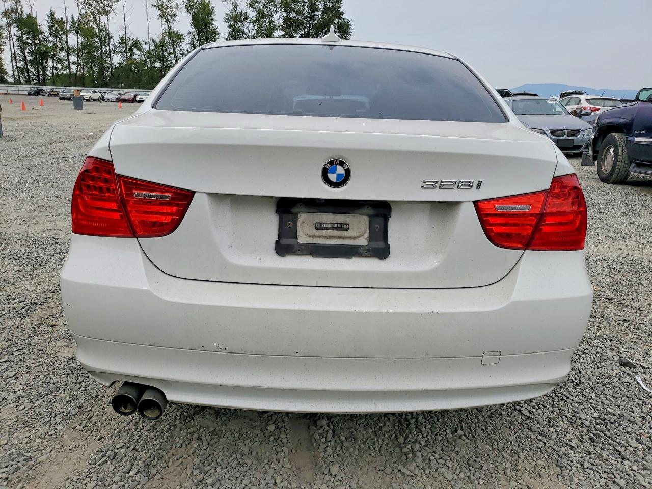 WBAPK73599A452025 · 2009 BMW 328 · 6/12