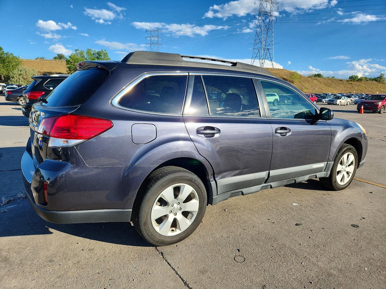 4S4BRCCC2B3317636 · 2011 SUBARU OUTBACK · 3/13
