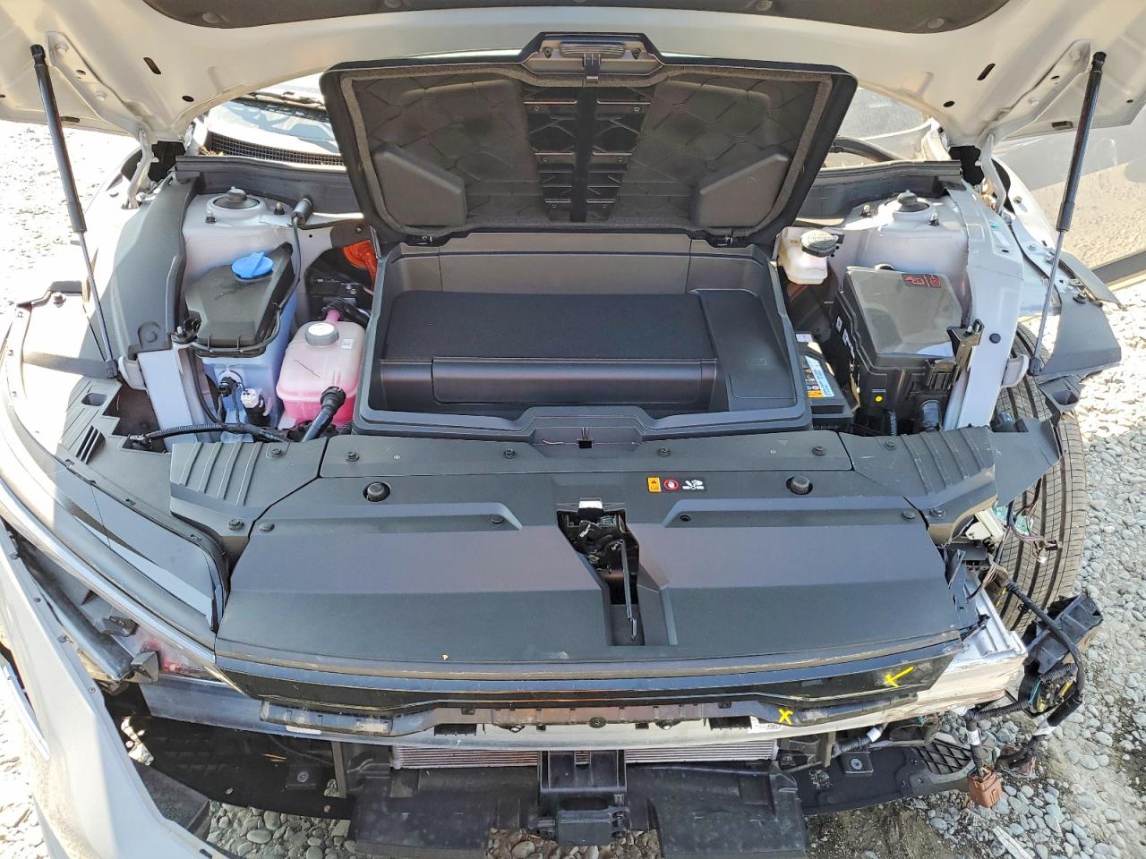 5XYC34JA5SG011883 · 2025 KIA EV6 · 12/13