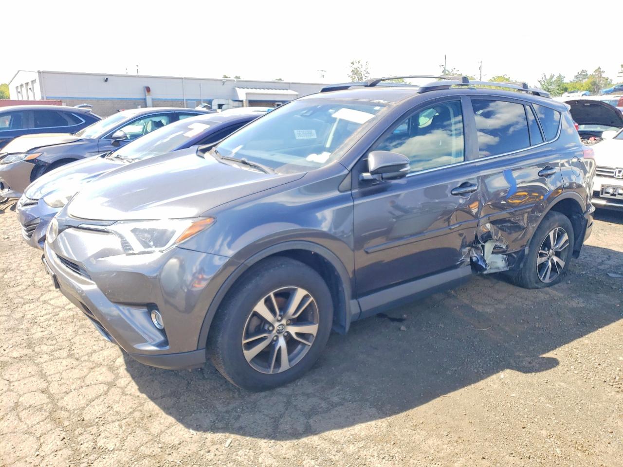 JTMRFREV0HJ138531 · 2017 TOYOTA RAV4