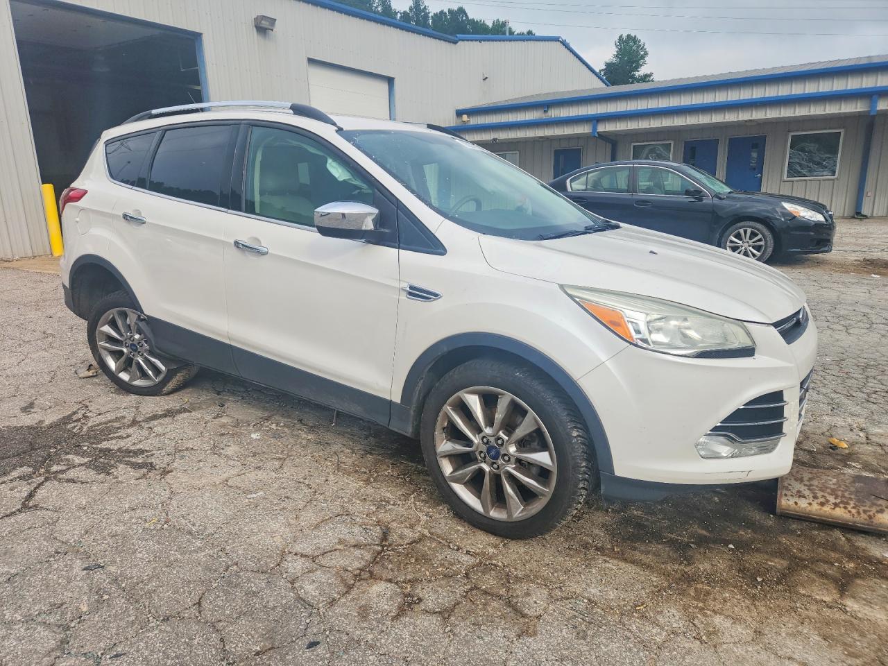 1FMCU9GX5FUA23330 · 2015 FORD ESCAPE · 4/13