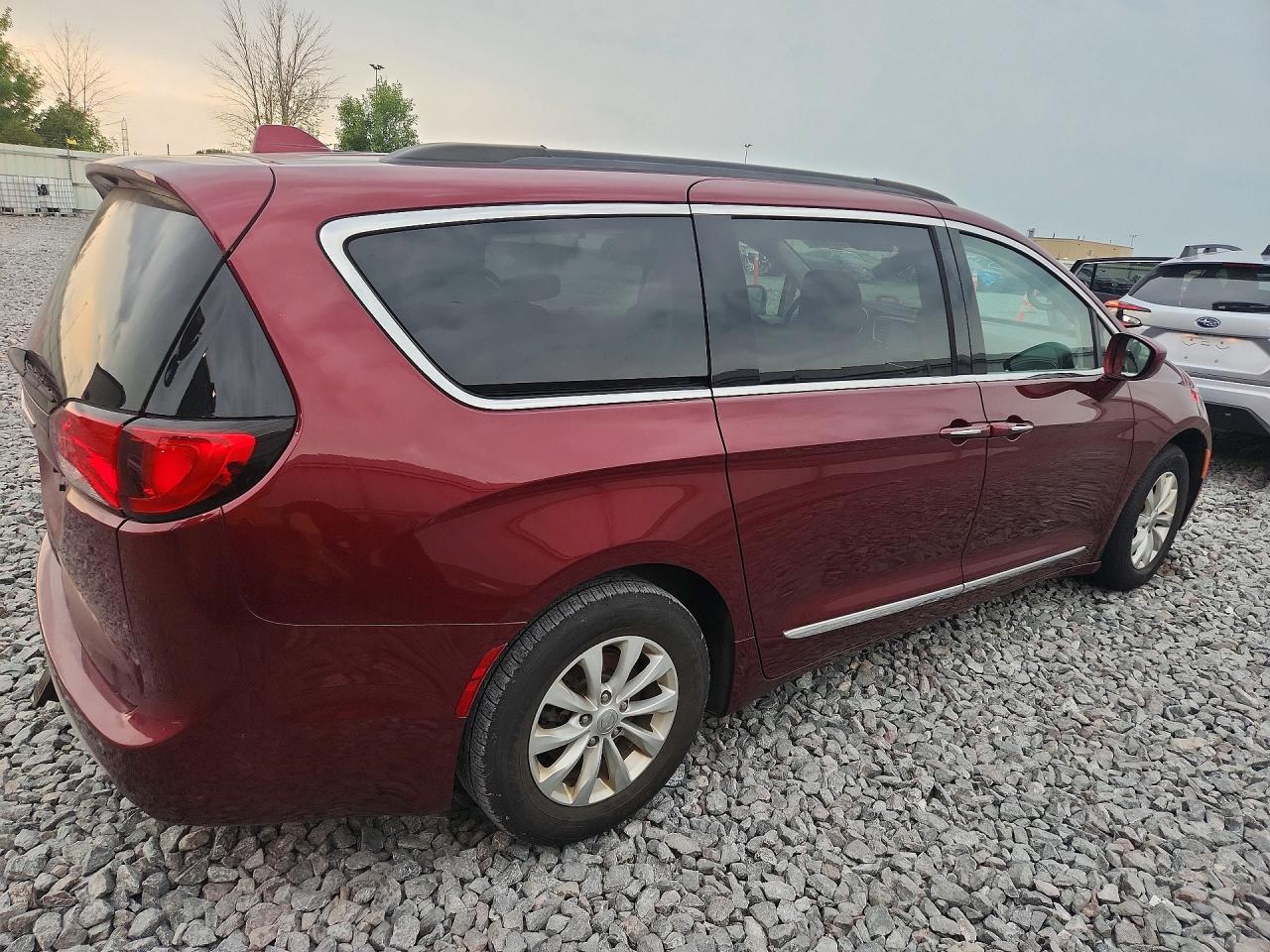 2C4RC1BG1HR553692 · 2017 CHRYSLER PACIFICA · 3/13