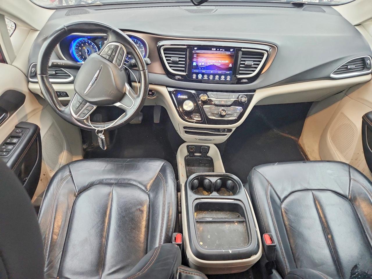 2C4RC1BG1HR553692 · 2017 CHRYSLER PACIFICA · 8/13
