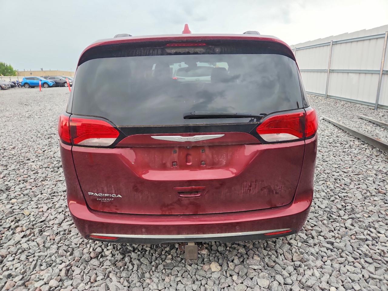 2C4RC1BG1HR553692 · 2017 CHRYSLER PACIFICA · 6/13