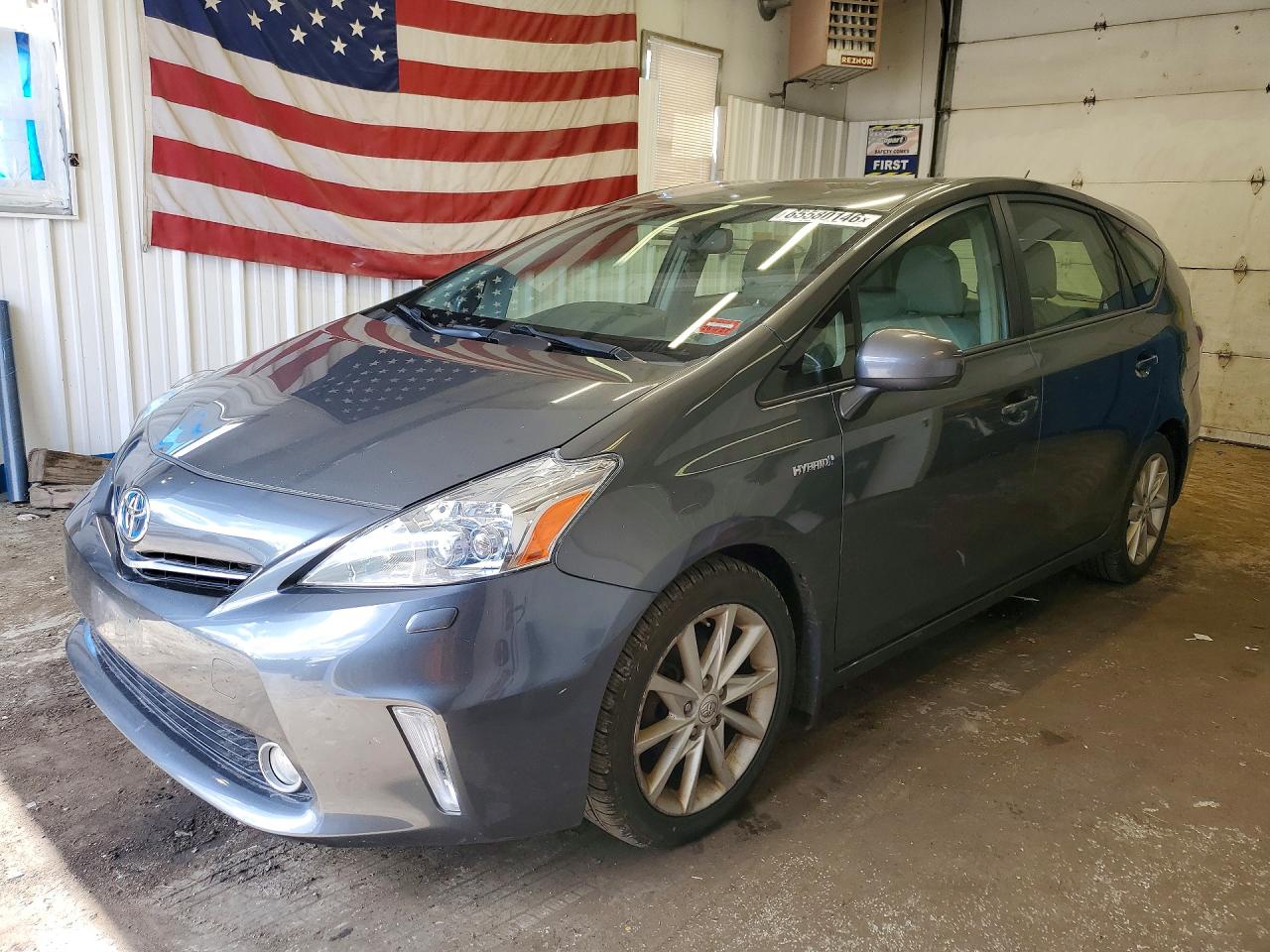 JTDZN3EUXC3024704 · 2012 TOYOTA PRIUS V