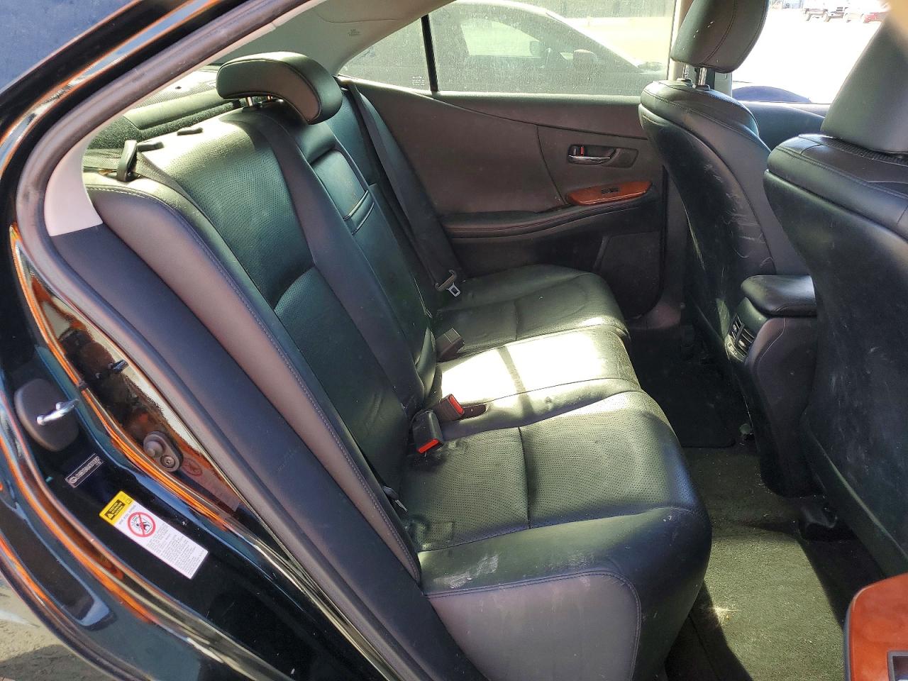 JTHBB1BA6A2010082 · 2010 LEXUS HS · 10/12