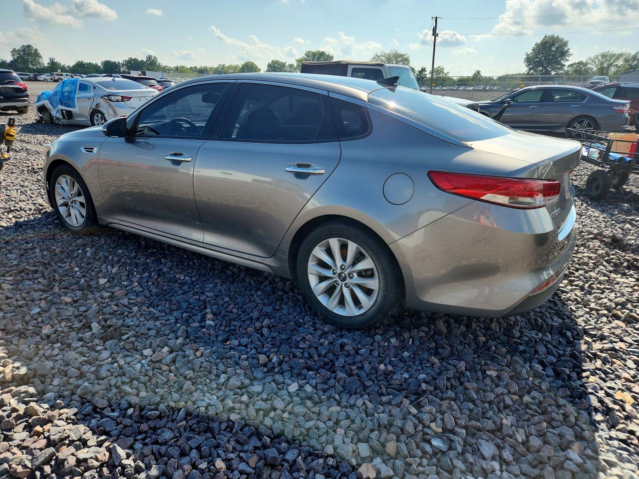 5XXGU4L35GG094739 · 2016 KIA OPTIMA · 2/13