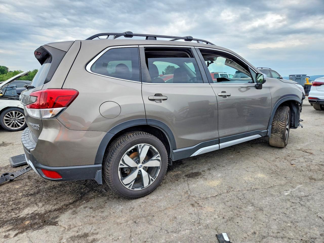 JF2SKAXC9MH449923 · 2021 SUBARU FORESTER · 3/13