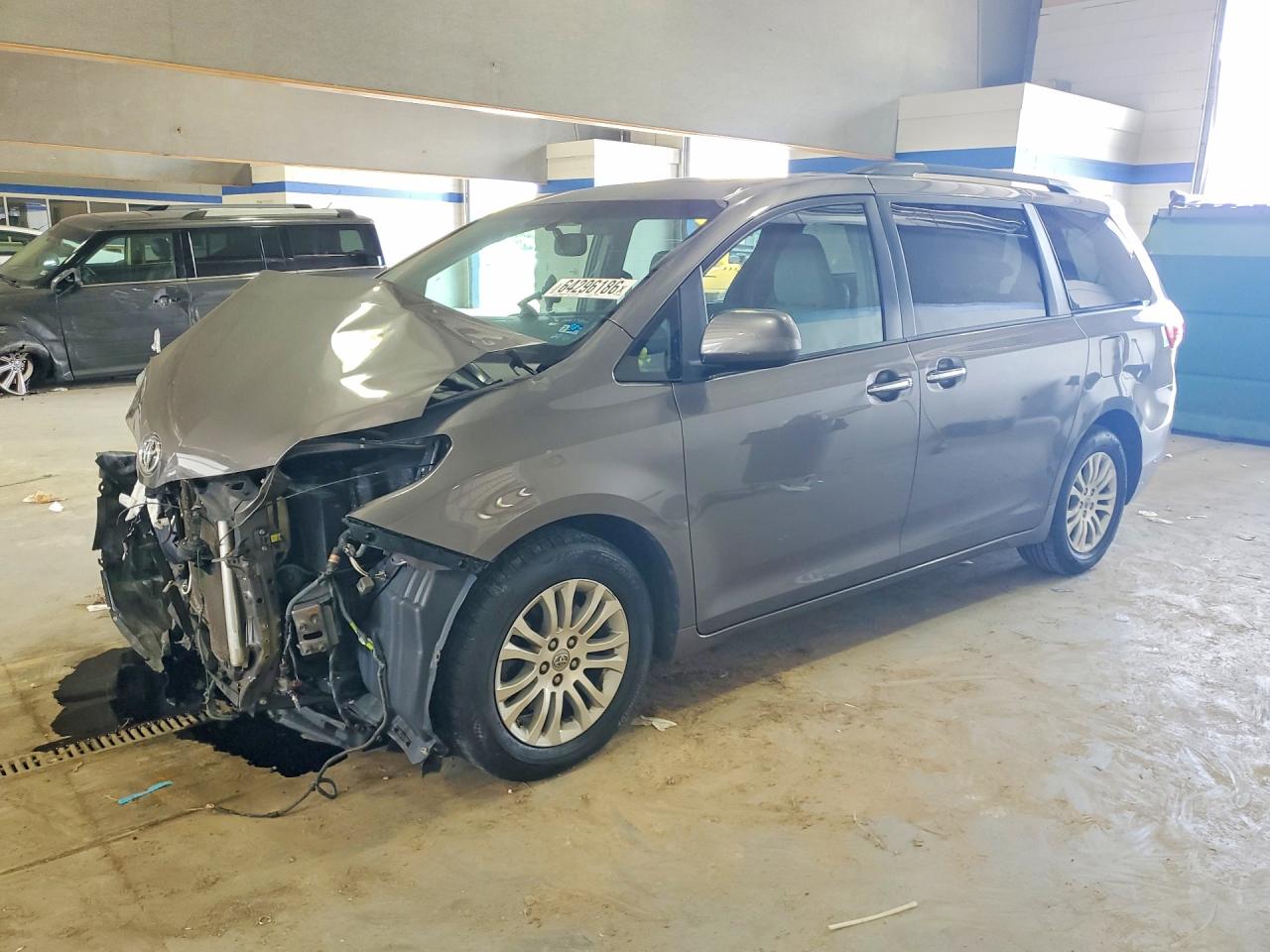 5TDYZ3DC2HS807126 · 2017 TOYOTA SIENNA