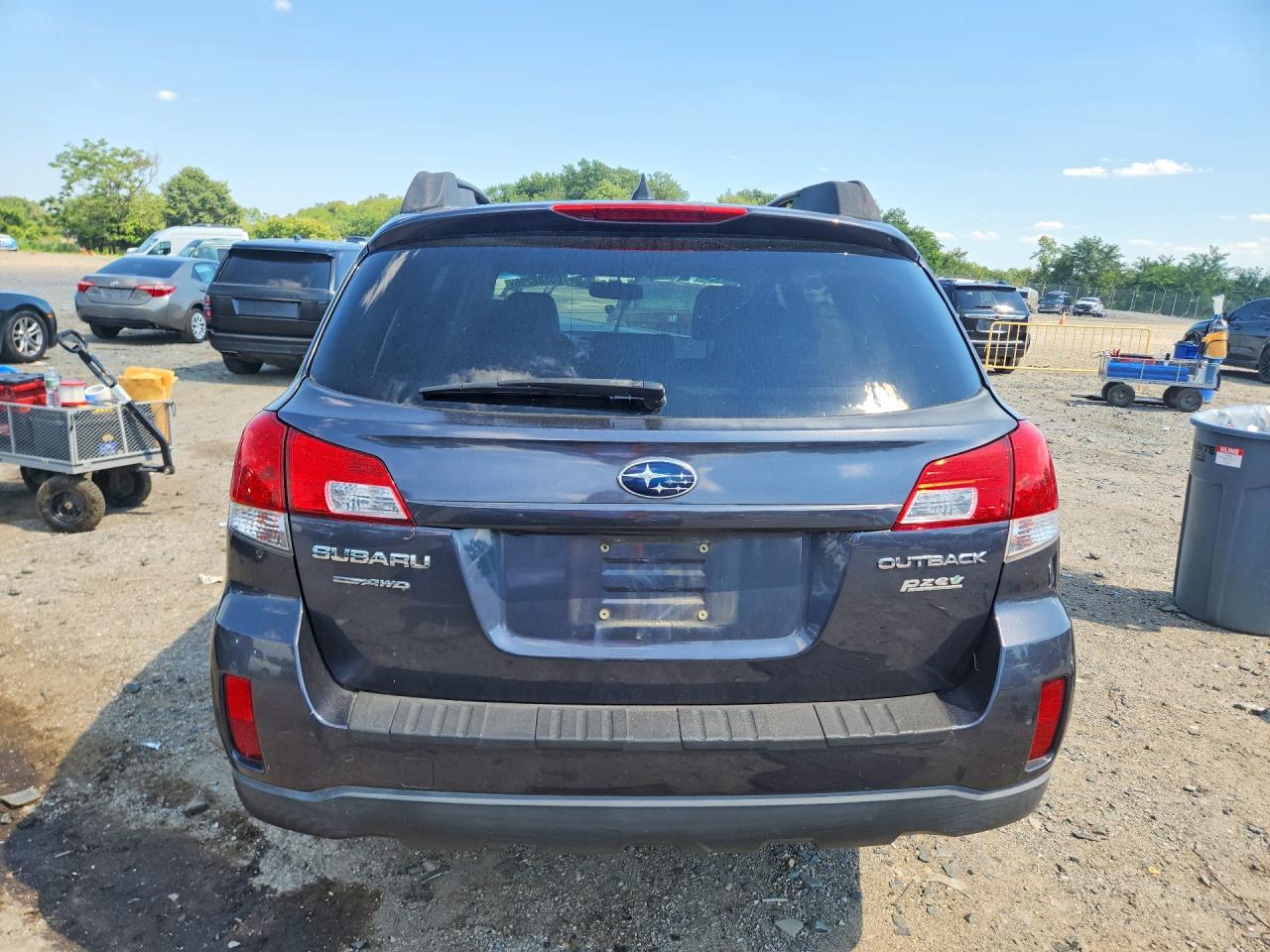 4S4BRBLC4B3393885 · 2011 SUBARU OUTBACK · 6/14