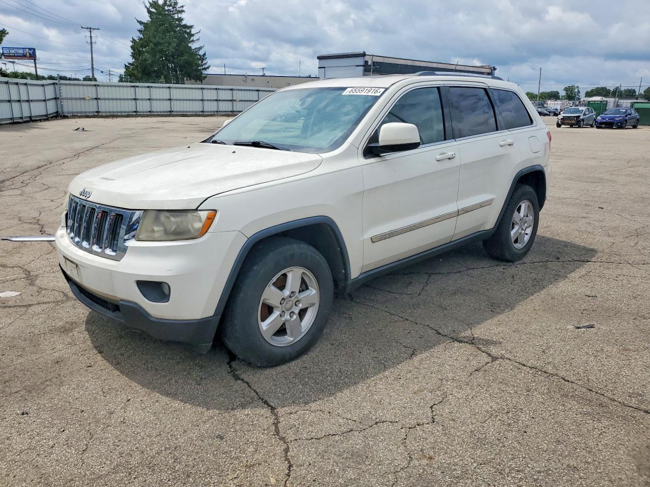 1J4RR4GG9BC655339 · 2011 JEEP GRAND CHEROKEE