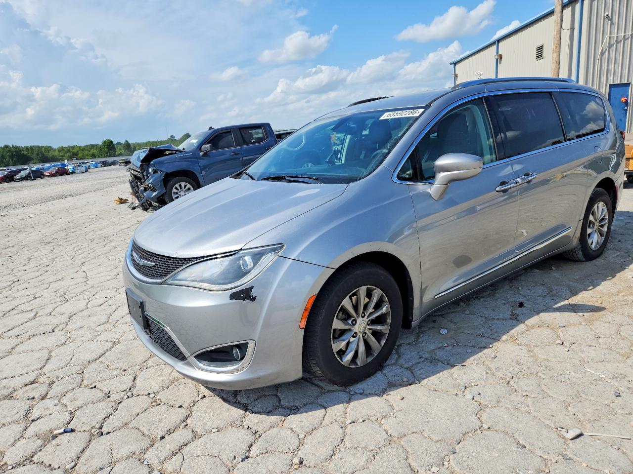 2C4RC1BG3JR233845 · 2018 CHRYSLER PACIFICA