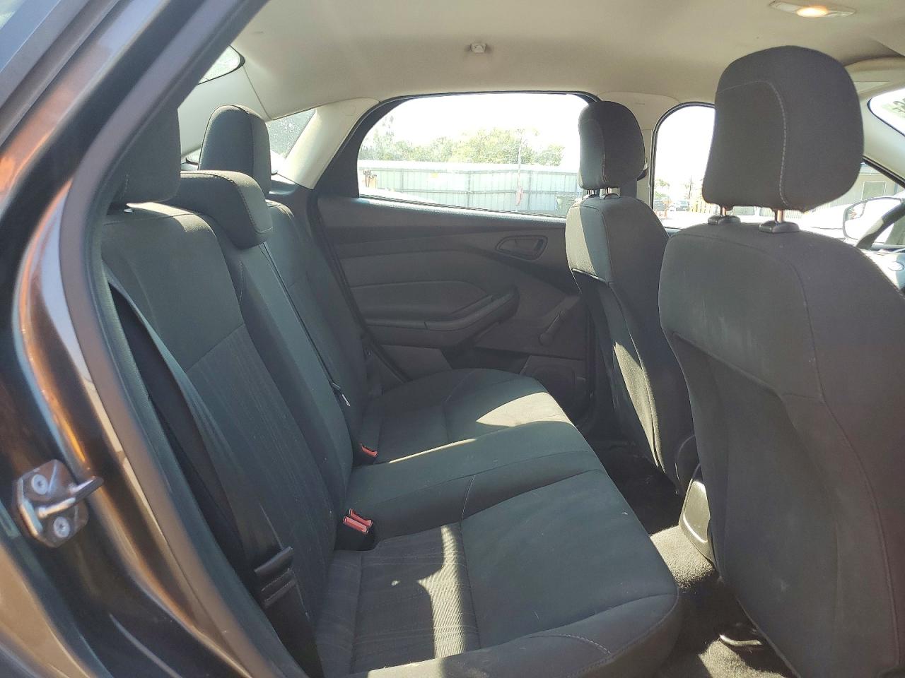 1FADP3E2XGL247176 · 2016 FORD FOCUS · 10/12